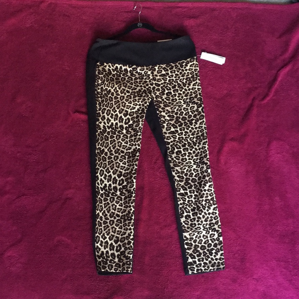 Thick, ankle length cheetah print leggings